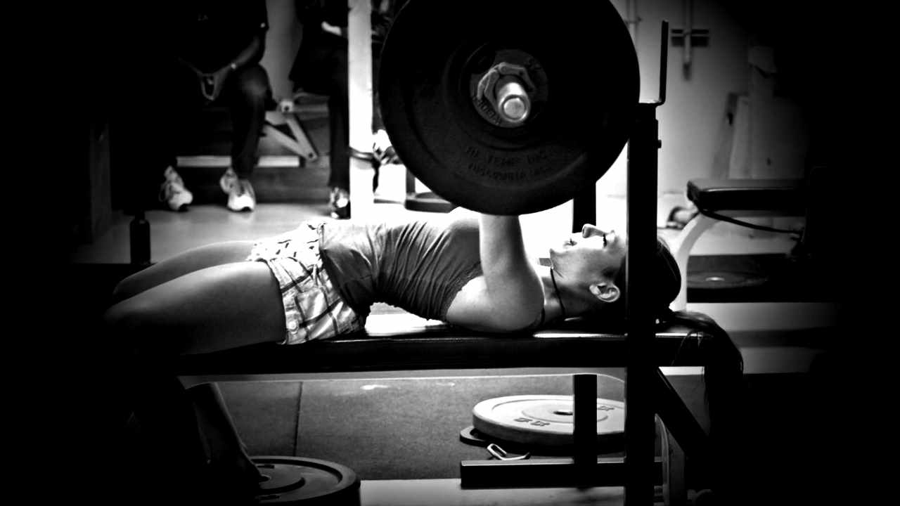 girl-weight-lifting-wallpapergirls-dump-the-pink-weights-and-start-lifting-the-fitness-grail-ks7lzydd